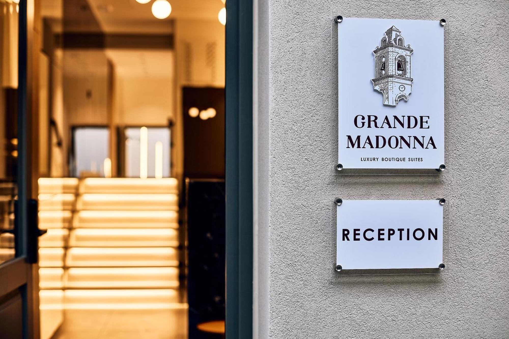 Grande Madonna Luxury Boutique Suites 罗希姆诺 外观 照片