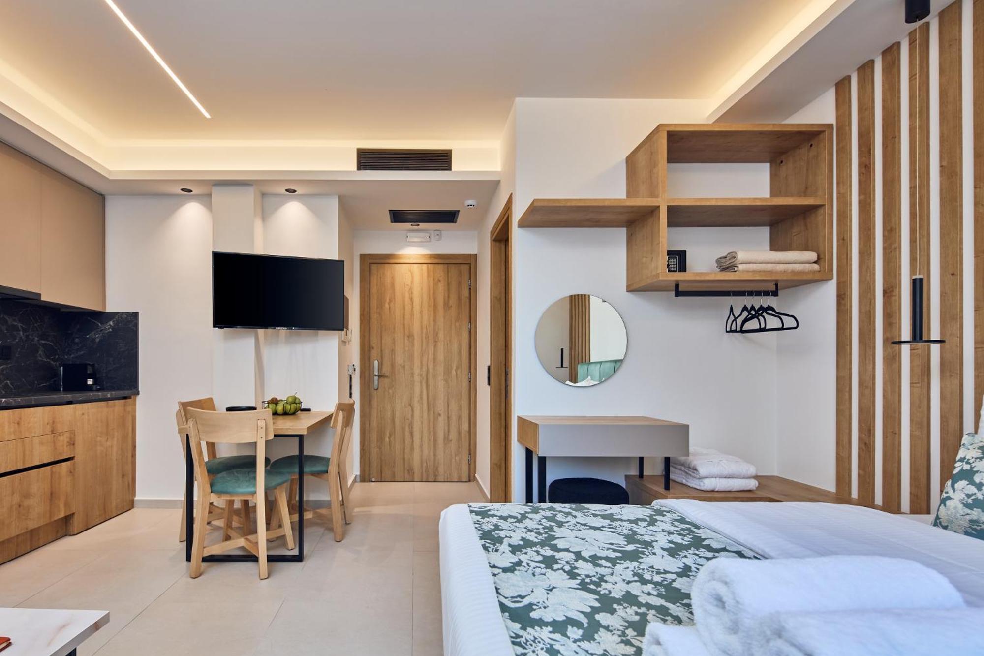 Grande Madonna Luxury Boutique Suites 罗希姆诺 外观 照片