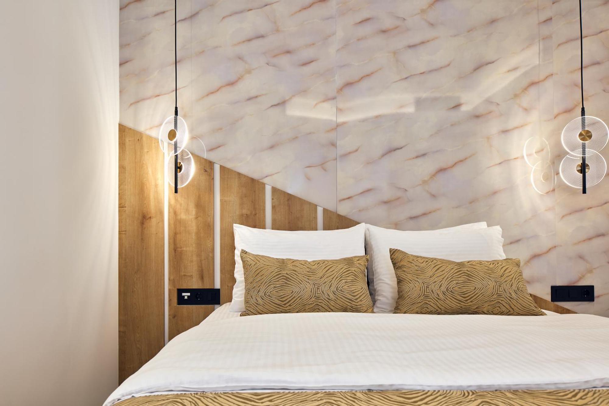 Grande Madonna Luxury Boutique Suites 罗希姆诺 客房 照片