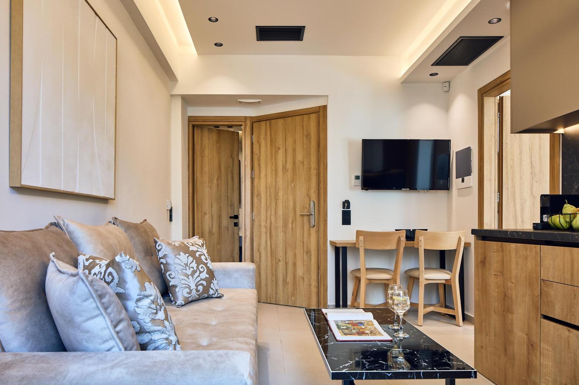 Grande Madonna Luxury Boutique Suites 罗希姆诺 外观 照片