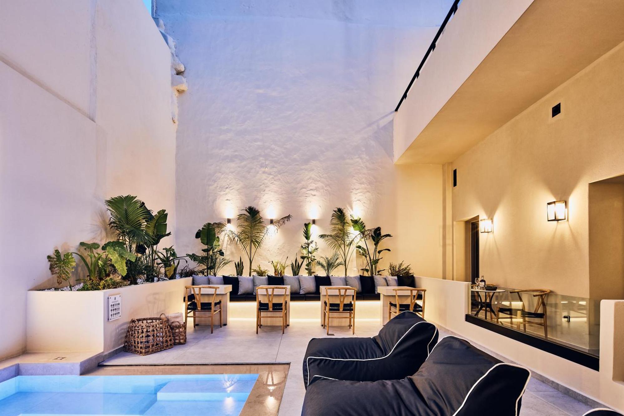 Grande Madonna Luxury Boutique Suites 罗希姆诺 外观 照片