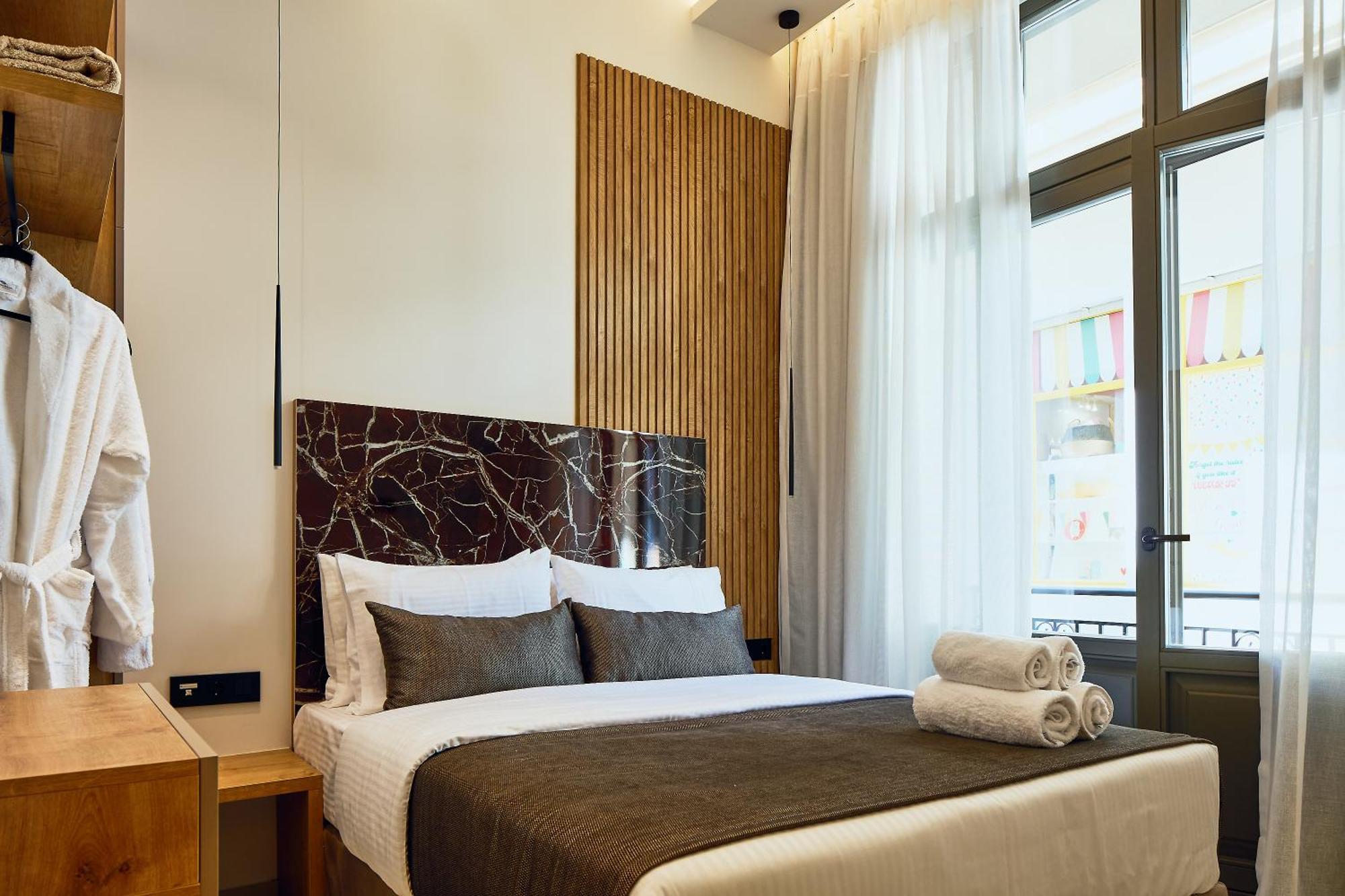 Grande Madonna Luxury Boutique Suites 罗希姆诺 外观 照片