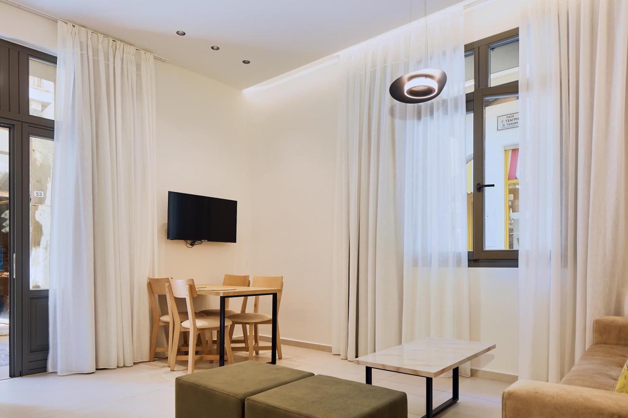 Grande Madonna Luxury Boutique Suites 罗希姆诺 外观 照片